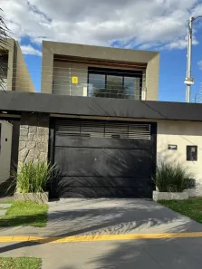 Sobrado com 3 Quartos à venda, 217m² no Jardim Atlântico, Goiânia
