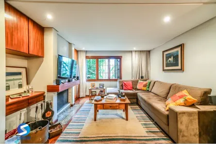 Casa de Condomínio com 4 Quartos à venda, 240m² no Três Figueiras, Porto Alegre