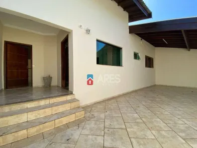 Casa com 3 Quartos para alugar, 120m² no Parque Novo Mundo, Americana