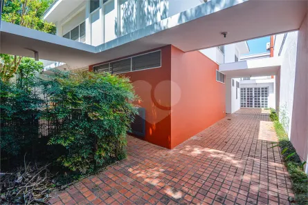 Casa com 4 Quartos à venda, 273m² no Sumaré, São Paulo