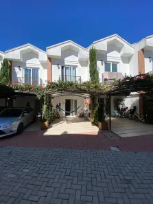 Casa de Condomínio com 2 Quartos à venda, 78m² no Armação do Pântano do Sul, Florianópolis