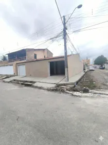 Casa com 3 Quartos à venda, 226m² no Itaperi, Fortaleza