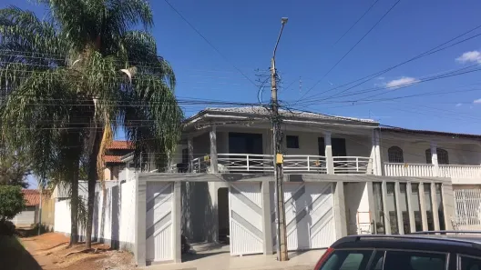 Casa com 4 Quartos para alugar, 400m² no Guará II, Brasília