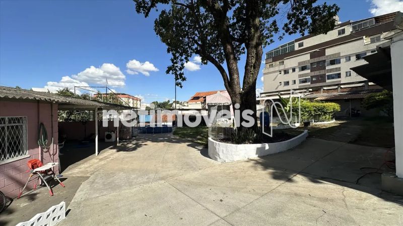 Casa com 3 quartos — Santa Amélia, Belo Horizonte