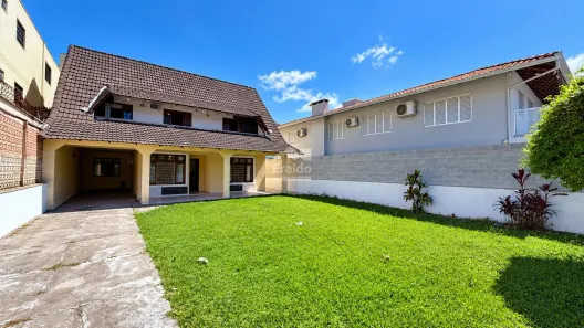 Sobrado com 5 Quartos à venda, 239m² no Balneário Caiobá, Matinhos