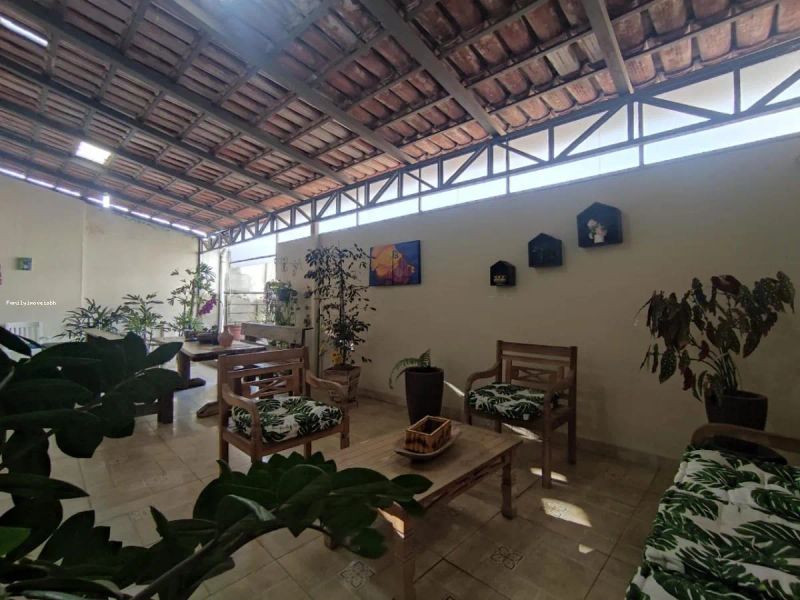Casa com 4 quartos — Ipiranga, Belo Horizonte