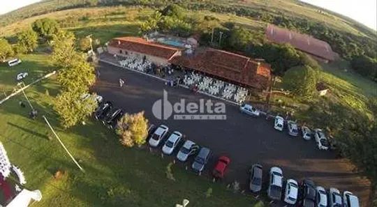 Fazenda/Sítio com 10 Quartos para alugar, 10000m² no Área Rural de Uberlândia, Uberlândia