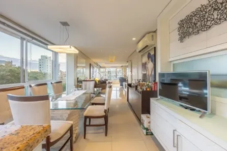 Apartamento com 3 Quartos para alugar, 152m² no Petrópolis, Porto Alegre
