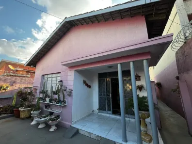 Casa com 3 Quartos à venda, 133m² no Setor Campinas, Goiânia