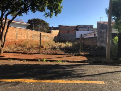 Lote/Terreno à venda, 231m² no Jardim Vitória, Araraquara