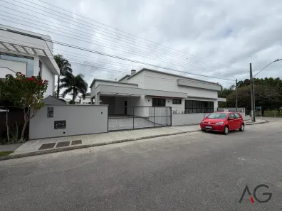 Casa com 3 Quartos para venda ou aluguel, 225m² no Pedra Branca, Palhoça