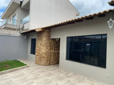 Casa com 3 Quartos para alugar, 214m² no Jardim Império do Sol, Londrina