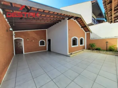 Casa com 3 Quartos à venda, 250m² no Recanto Parrilo, Jundiaí