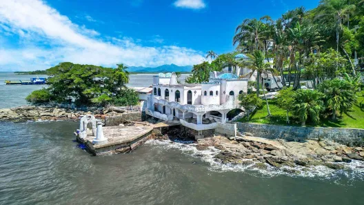 Casa com 11 Quartos à venda, 700m² no Guaratuba, Guaratuba