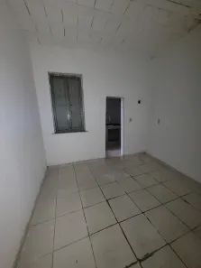 Casa com 1 Quarto para alugar, 27m² no Penha, Rio de Janeiro
