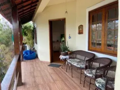Casa com 5 Quartos à venda, 315m² no Piratininga, Niterói