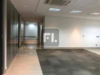 Sala Comercial para alugar, 240m² no Itaim Bibi, São Paulo