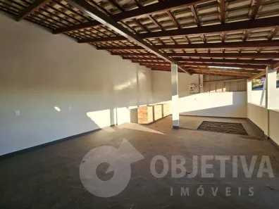 Casa com 4 Quartos para alugar, 320m² no Granada, Uberlândia