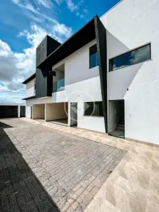 Sobrado com 3 Quartos à venda, 138m² no Novo Mundo, Uberlândia