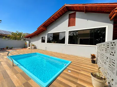 Casa com 3 Quartos à venda, 200m² no Barra do Itapocu, Araquari