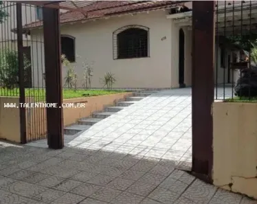 Casa com 3 Quartos à venda, 200m² no Brasília, Londrina