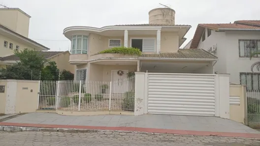Casa com 3 Quartos à venda, 260m² no Centro, Palhoça