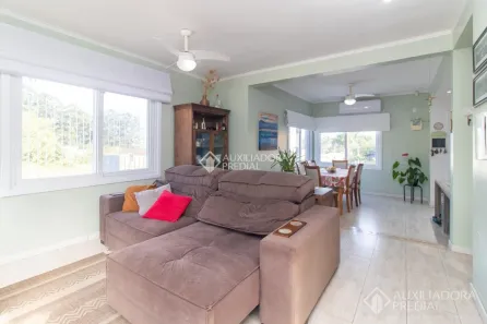 Casa com 3 Quartos à venda, 138m² no Guarujá, Porto Alegre