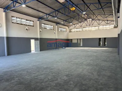Galpão/Depósito/Armazém para alugar, 400m² no Jardim Santa Maria, Jacareí