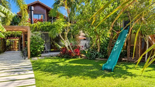 Casa com 3 Quartos para alugar, 200m² no Campeche, Florianópolis
