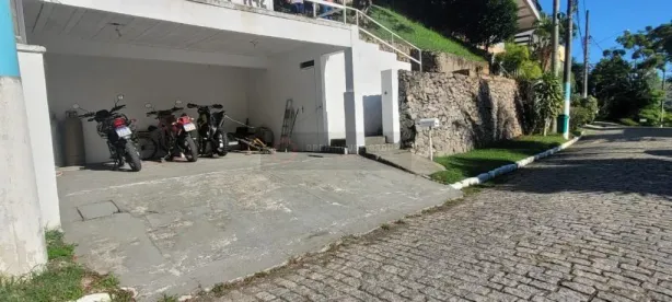 Casa de Condomínio com 3 Quartos à venda, 318m² no Piratininga, Niterói