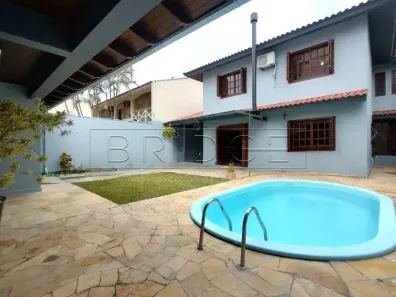Casa com 3 Quartos para alugar, 292m² no Jardim Itu, Porto Alegre