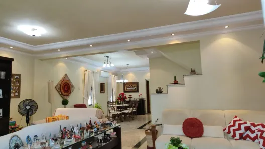 Casa com 4 Quartos à venda, 337m² no Embaré, Santos