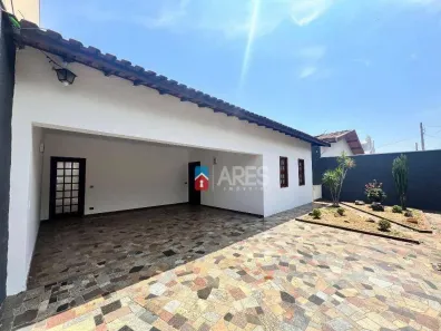 Casa com 3 Quartos para alugar, 199m² no Vila Omar, Americana