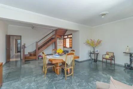 Casa com 5 Quartos à venda, 360m² no Santa Cruz, Belo Horizonte