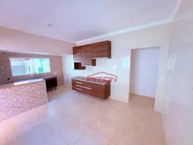 Casa com 3 Quartos para alugar, 260m² no Jardim Maringá, São Paulo