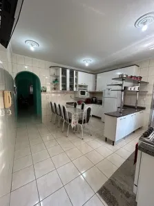 Sobrado com 4 Quartos à venda, 196m² no Jardim Presidente Dutra, Guarulhos