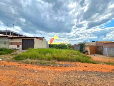 Lote/Terreno à venda, 300m² no Padre Eustáquio, Divinópolis