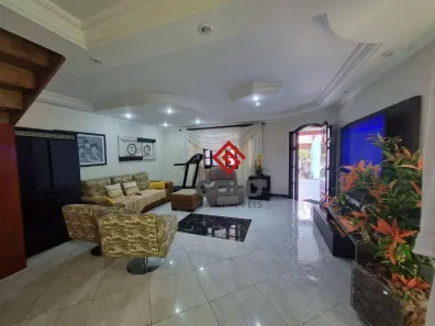 Sobrado com 4 Quartos à venda, 274m² no Vila Metalúrgica, Santo André