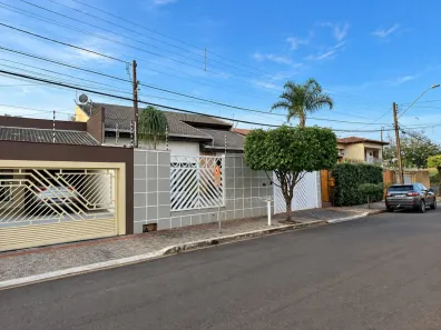 Casa com 3 Quartos à venda, 234m² no Alpes, Londrina