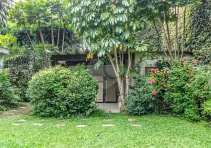 Sobrado com 5 Quartos para alugar, 600m² no Jardim Guedala, São Paulo