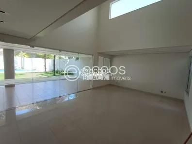 Casa de Condomínio com 4 Quartos para alugar, 403m² no Jardim Karaíba, Uberlândia