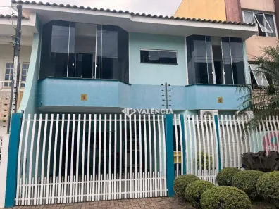 Sobrado com 3 Quartos para alugar, 204m² no Parque São Paulo, Cascavel