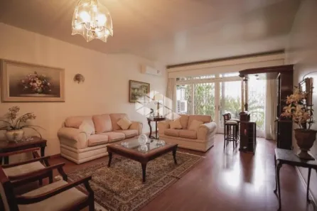 Casa com 3 Quartos à venda, 600m² no Rio Branco, Porto Alegre