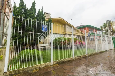 Casa com 3 Quartos à venda, 301m² no Jardim Lindóia, Porto Alegre
