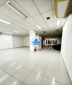 Galpão/Depósito/Armazém para alugar, 700m² no Vila Valqueire, Rio de Janeiro