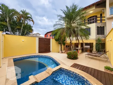Casa com 4 Quartos à venda, 360m² no Riviera Fluminense, Macaé