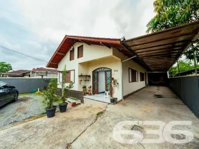 Casa com 3 Quartos à venda, 160m² no Paranaguamirim, Joinville
