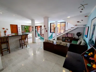 Sobrado com 5 Quartos à venda, 200m² no Guaiúba, Guarujá