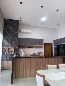 Casa com 3 Quartos à venda, 300m² no Parque das Emas, Lucas do Rio Verde