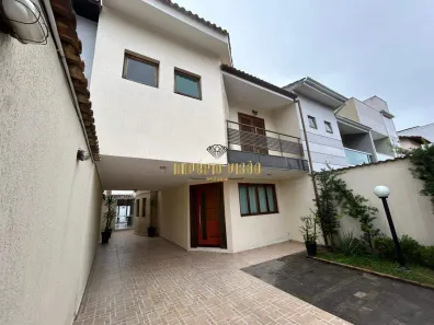 Sobrado com 4 Quartos à venda, 234m² no Jardim dos Ipês, Suzano